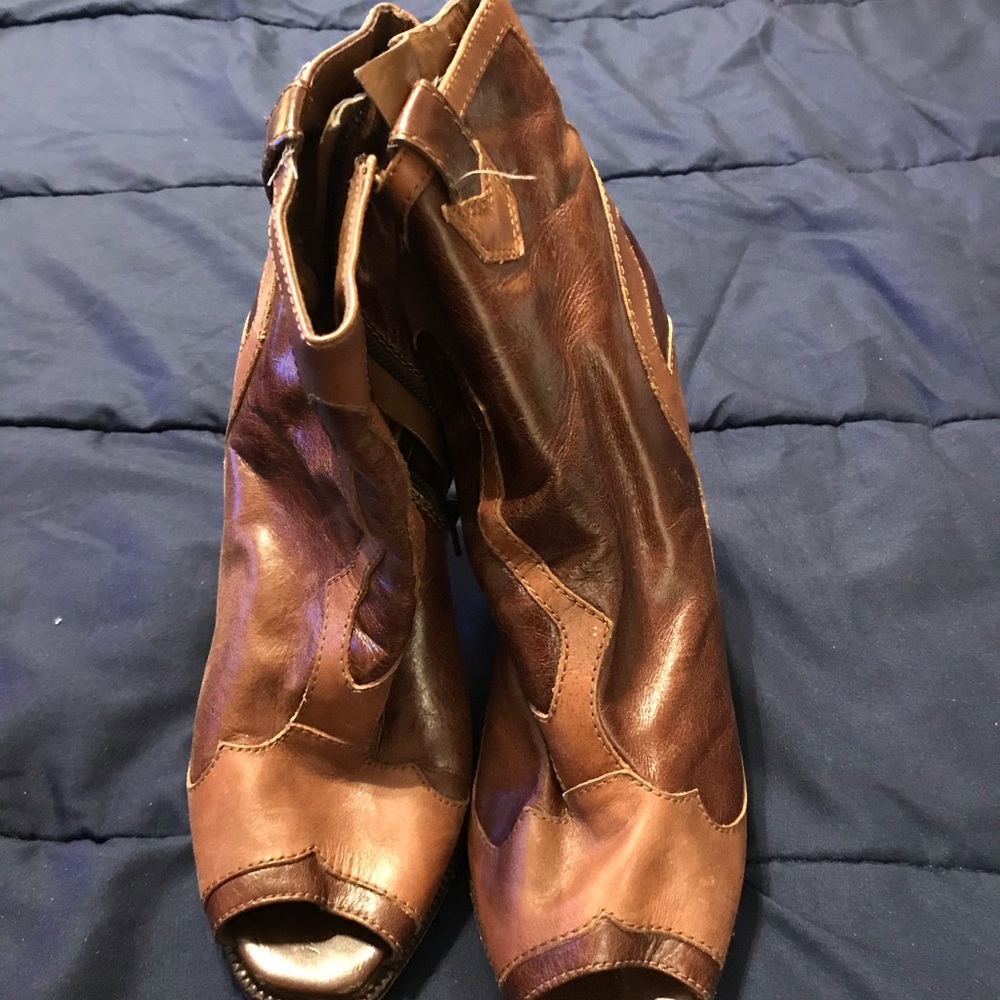 Bcbg ankle boots